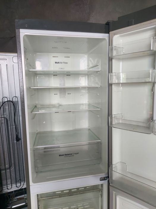 LG холодильник продам