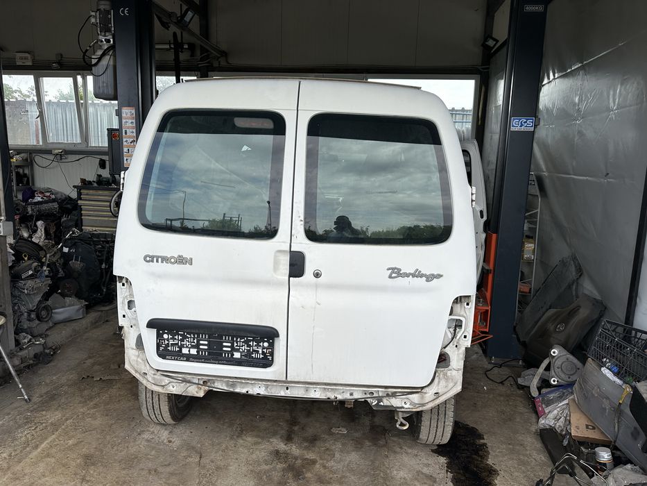 Преден панел за Ситроен Берлинго и Пежо Партнер