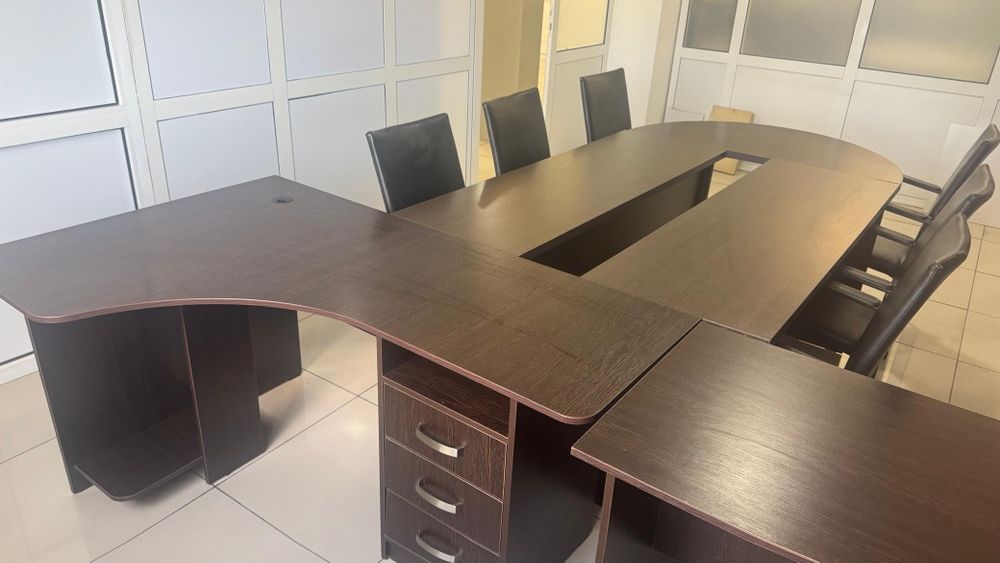 Продам офисную мебель