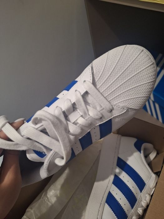 Адидас суперстар
