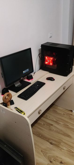 Геймърски компютър (i7-4790 / ASRock H97 / GTX 1070 Ti 8GB / 32GB RAM) + Монитор Dell – Комплект (Лично предаване)