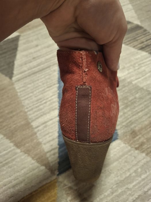 Продам женские ботинки 39 р.