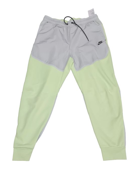 Мъжки Екип Nike Tech Fleece 

Чисто нов с етикети. 

Размер XL

Цена 2