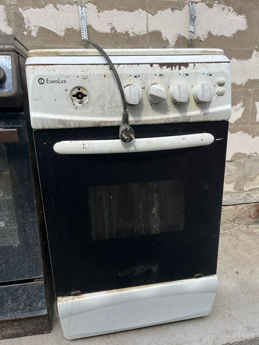 Продам газовую плиту