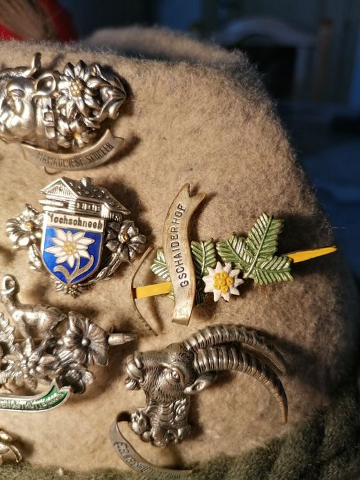 Ловджийско -туристическа  вълнена шапка за ценители