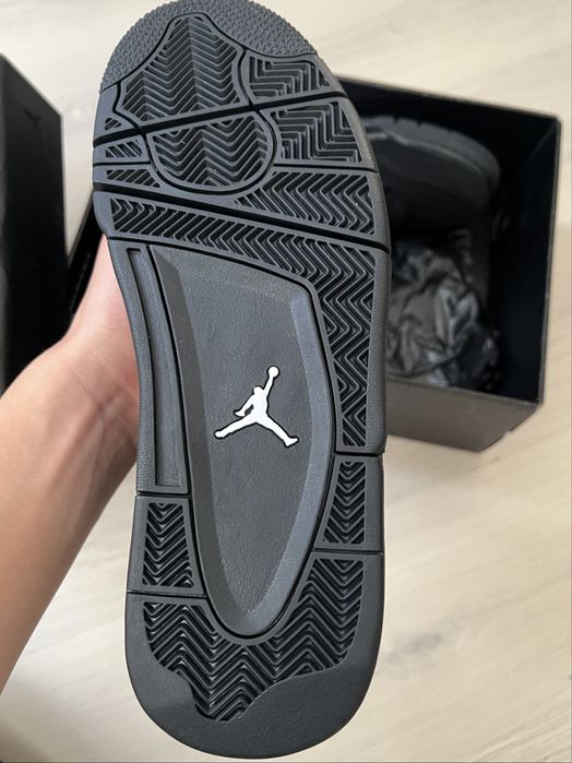 Jordan 4 Black Cat - 43