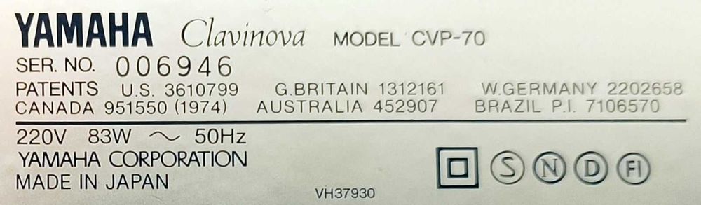 продавам дигитално пиано YAMAHA CLAVINOVA CVP-70 с съответното столче