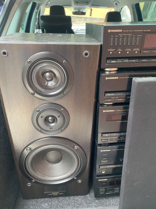 Стерео-уредба Pioneer SP-Z560 с оригинален шкаф