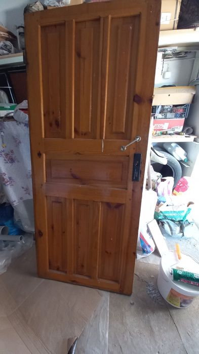 Деревянные двери