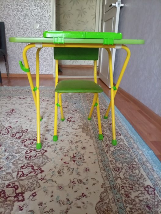 Стол для учёбы 1классники