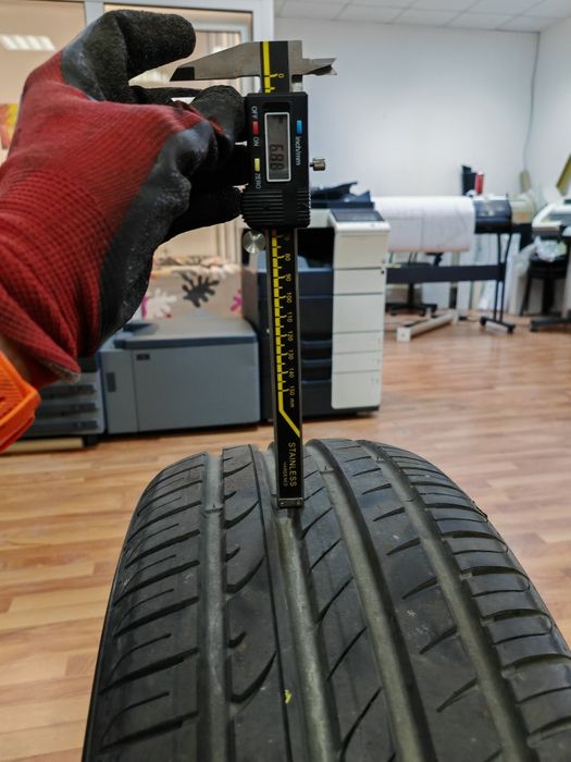 Anvelope vara 235/45 R18 Tesla Hankook si Vredestein