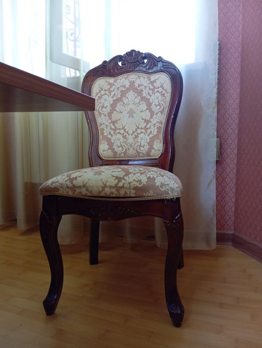 Стол и стулья комплект