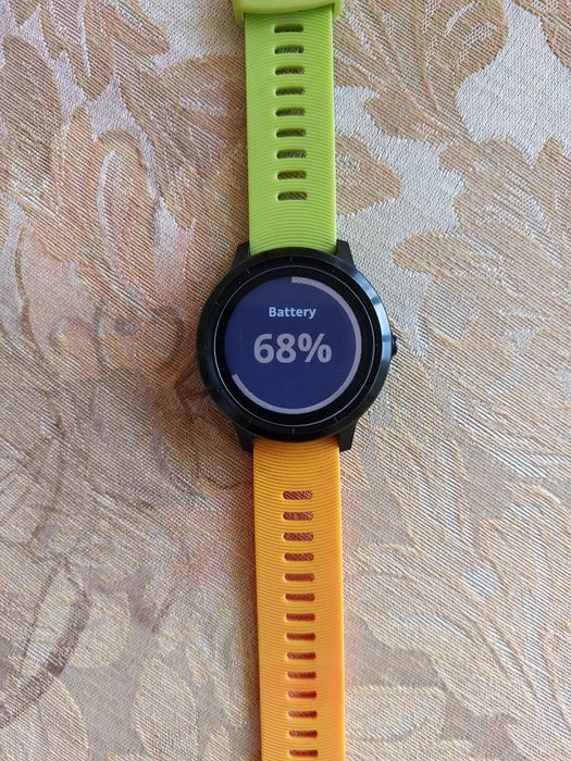 Продавам Garmin Vivoactive 3