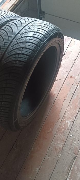Продам шины на 20