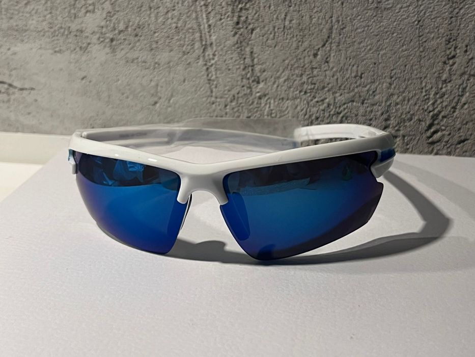 Очки стильные солнцезащитные!!!