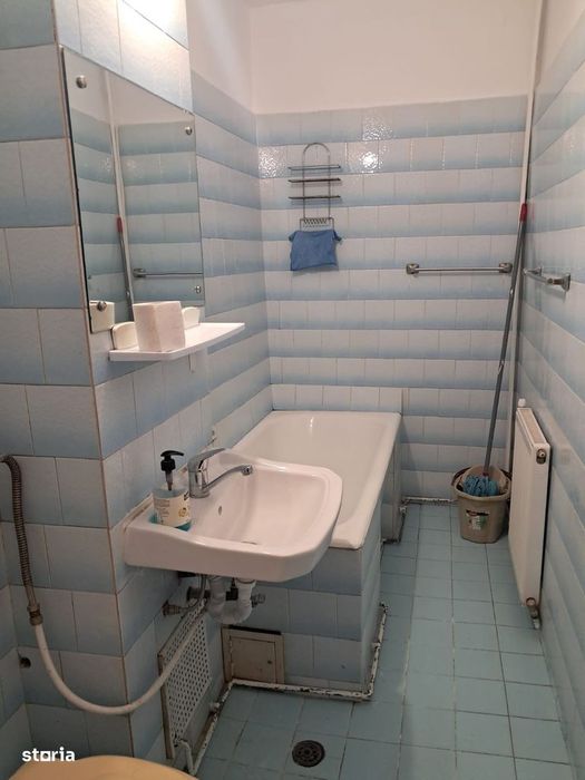 Apartament 3 camere etaj 1, strada Siretului