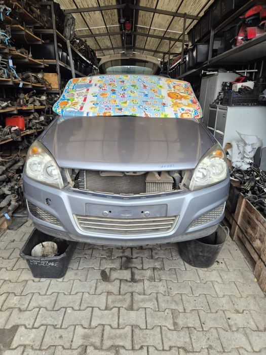 Bot complet Opel Astra H  Capota aripi bara faruri  întăritură etc