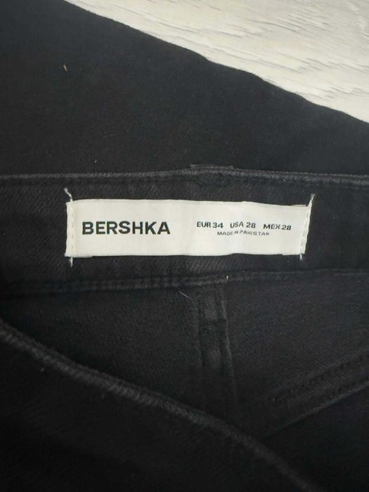 Blugi Bershka Noi