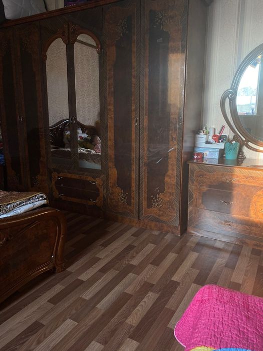 Срочно продам спальный гарнитур!