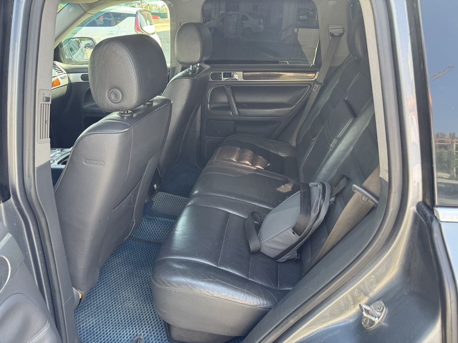 Продам автомобиль Volkswagen Touareg