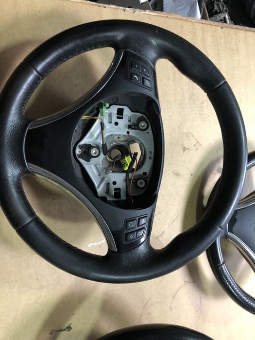 Volan Bmw seria 3 E90/seria 1 E87 cu comenzi