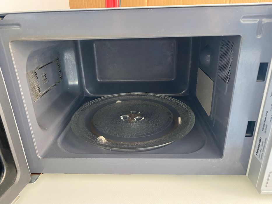 Микровълнова печка Panasonic -20 л,модел:NN-E221MM