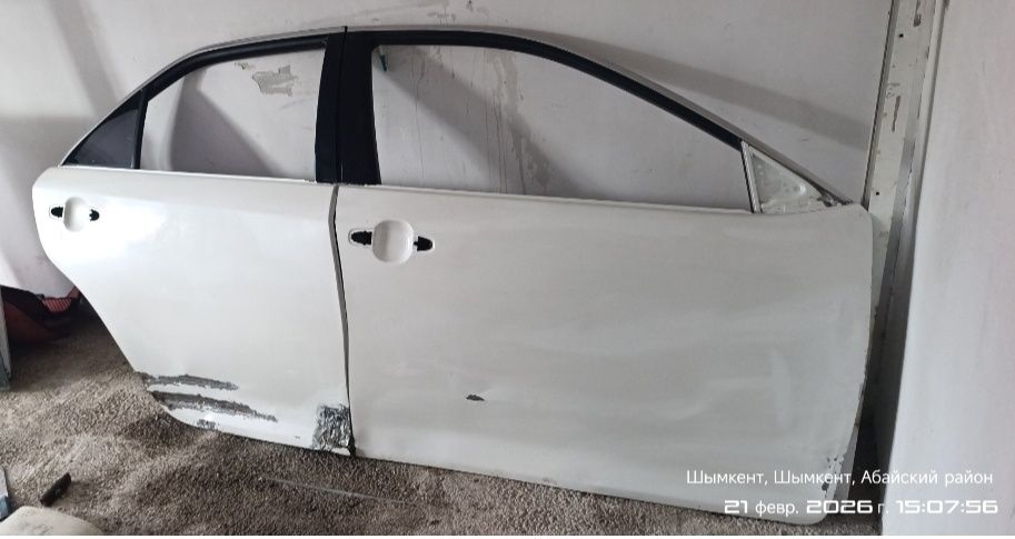 Продам двери правые от камри 50