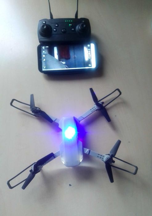 Продам новый дрон с 2 камерой