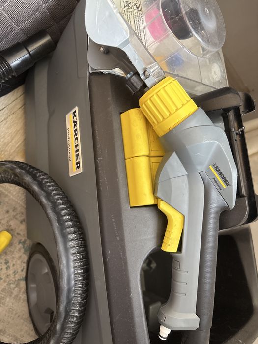 Karcher Professional. Аппарат для химчистки мебели