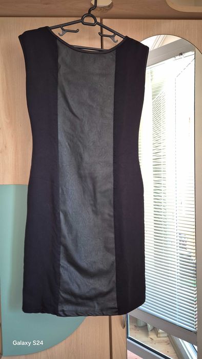 Продавам дамски рокли