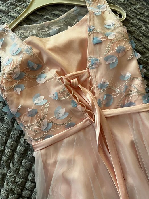 Вечернее платье для женщин