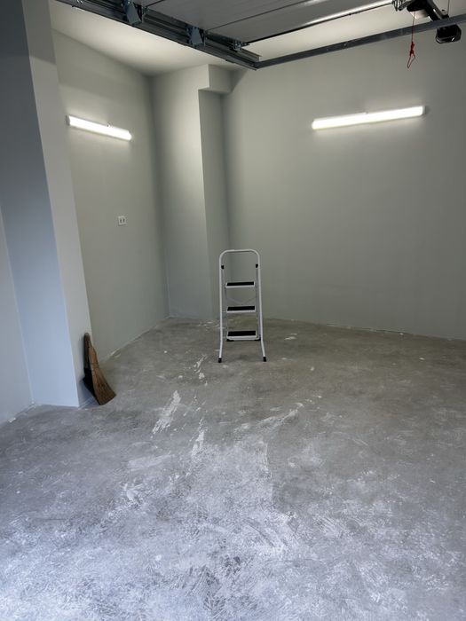 Гараж под наем – нов, партер, ток и дистанционно, Русе център