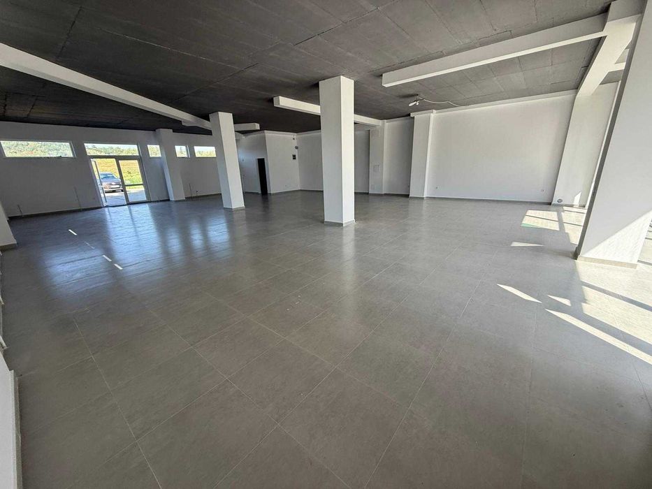Oferim spre  inchiriere spatii comerciale in bloc nou