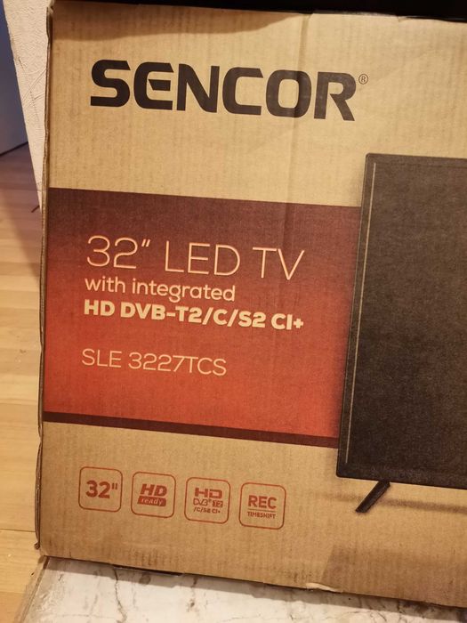 Продавам почти нов телевизор Senlor