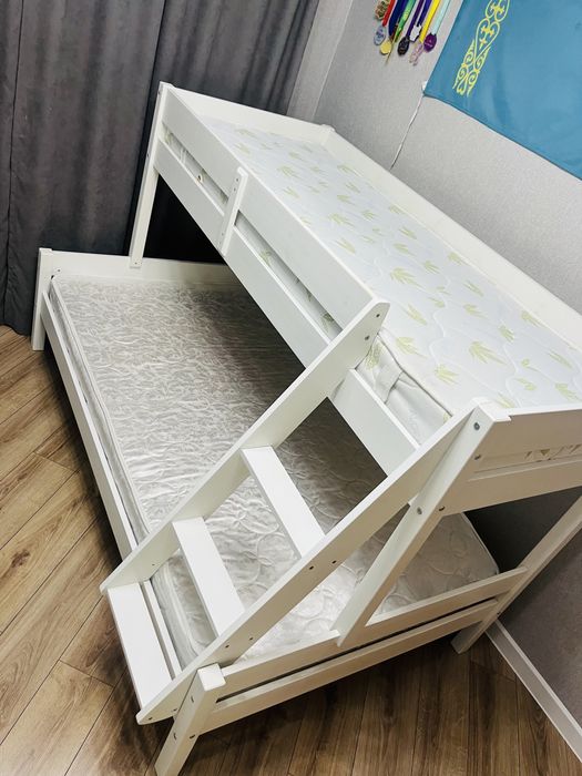 Двухярустная кровать