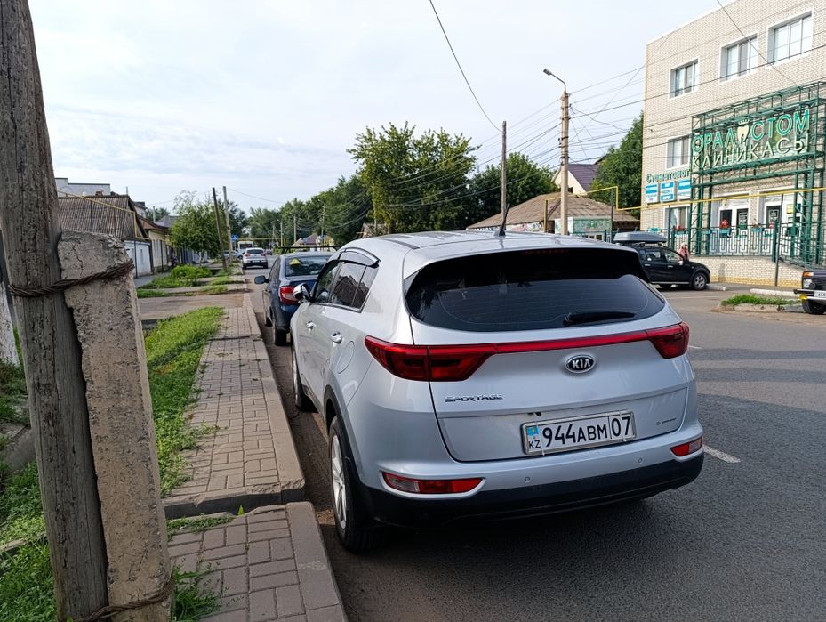 Продам машину Kia sportage 2.0