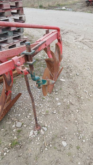 Vand plug cu trei trupite