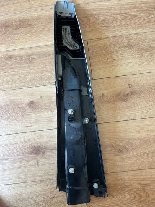 Кора на дясна колона Volvo s60