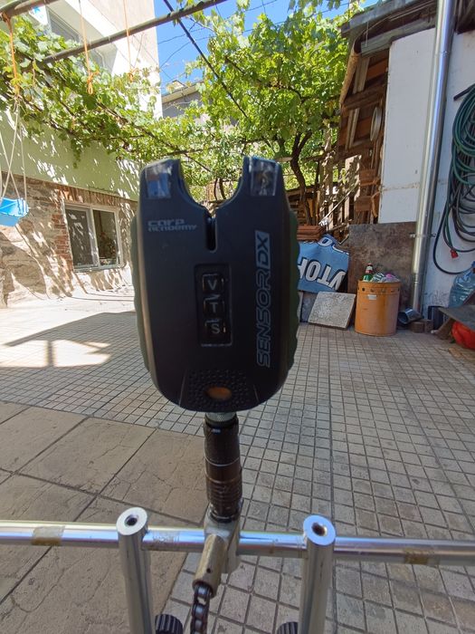 Продавам шаранджийски въдици комплект със стока и сигнализаторири