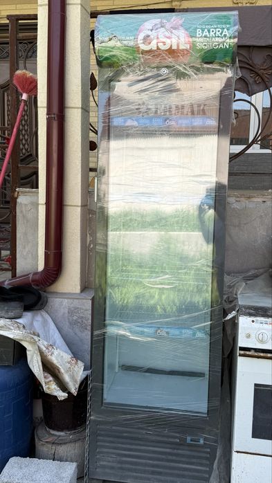 Продается холодильник в отличном состояние витрина  250$