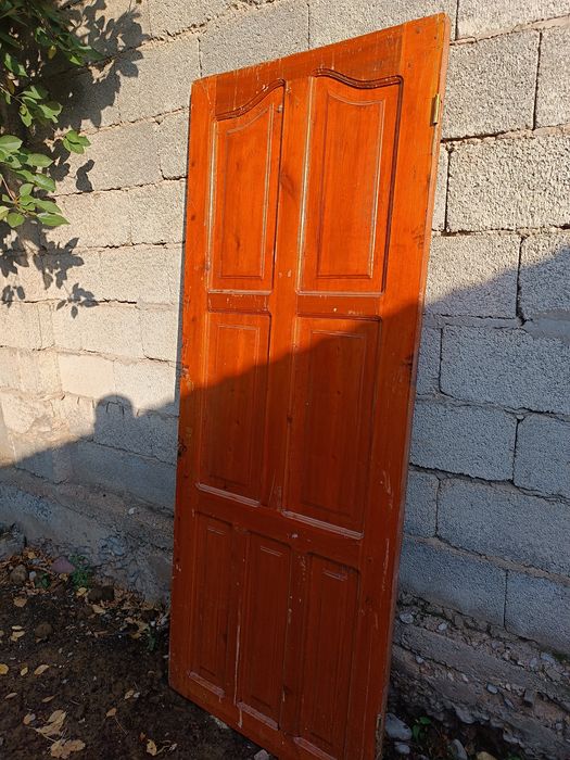 Есік сатылады, дверь
