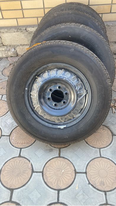 Резина с дисками. 245/70/18