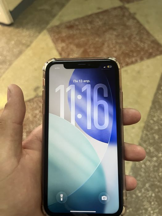 Продам 11 айфон