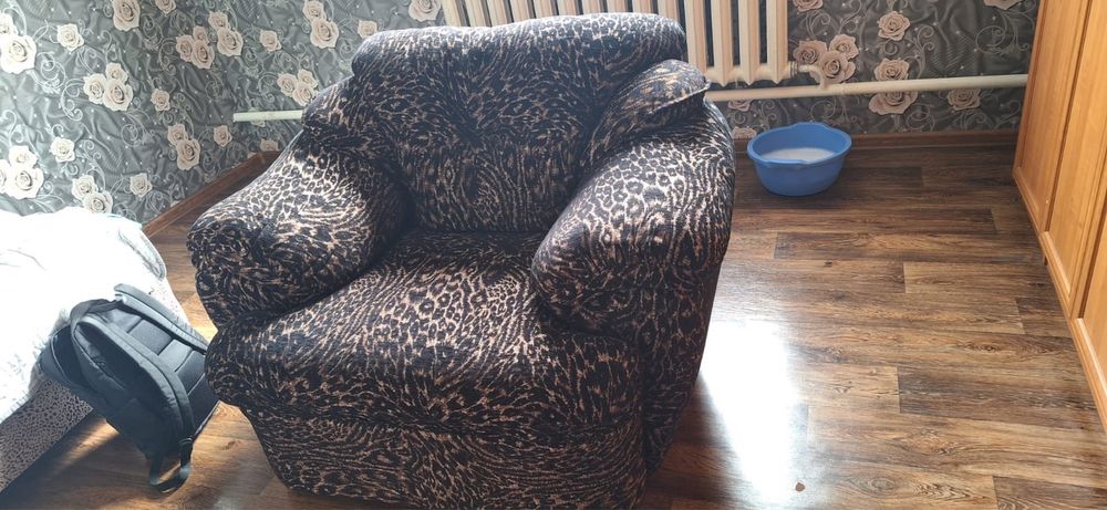 Кресло две штуки