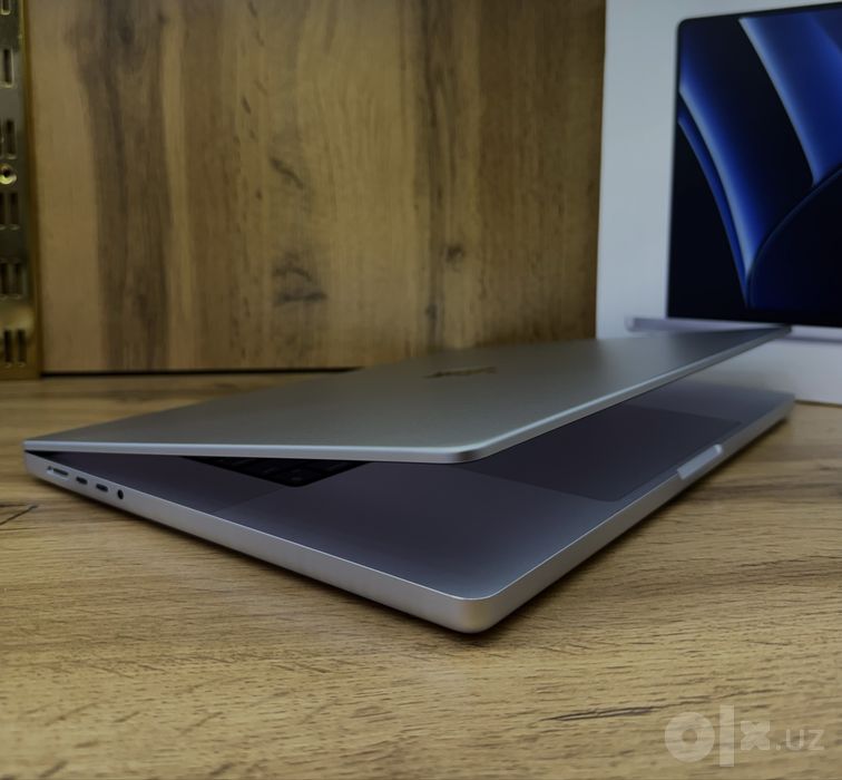 MacBook Pro M2 Pro 16” 16/512GB Silver • Full Box