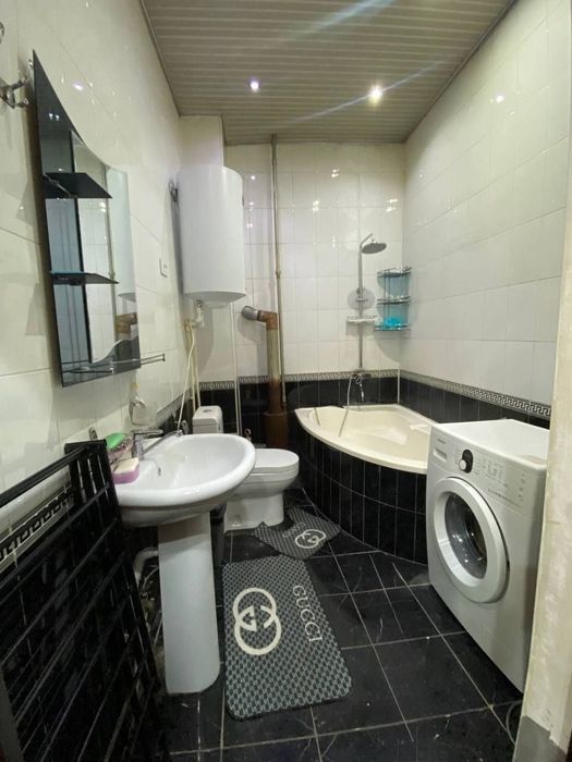 Milliy bogʻ metrosi yonida Arenda bezmakler