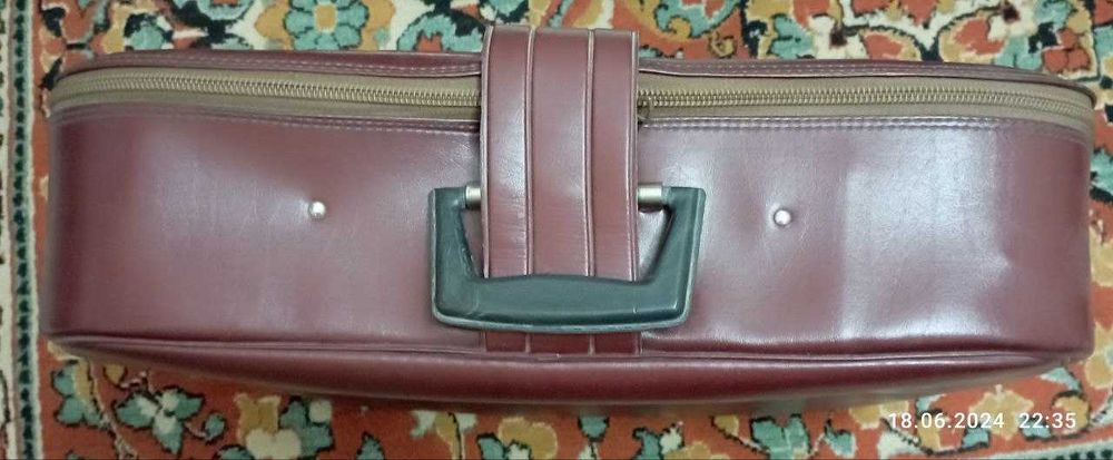 Продается чемодан советский