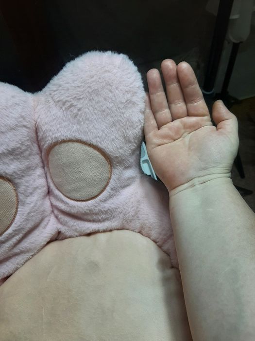 Плюшевое креслоподушка Кошачья лапка