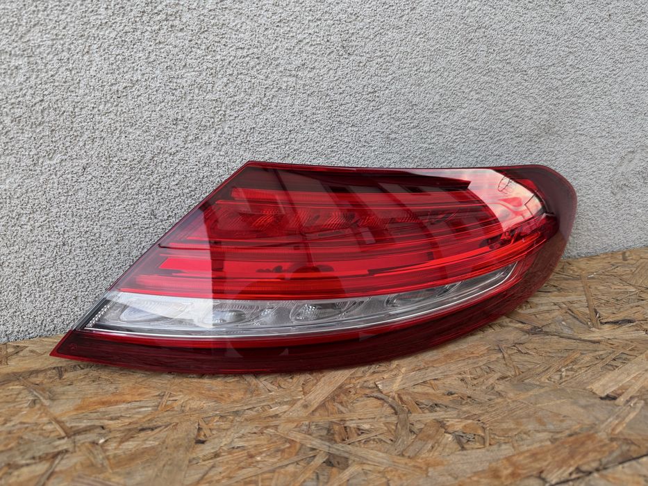 Stop tripla lampa dreapta aripa caroserie Mercedes C Class W205 Coupe