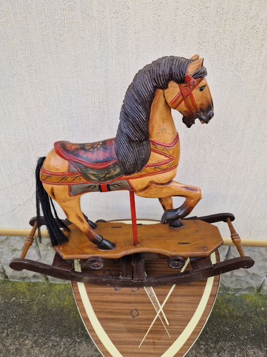 Уникална огромна антикварна дървена играчка люлка